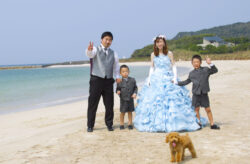 家族で結婚写真